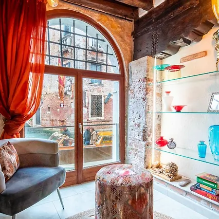 Apartment Casa Manina Sul Ponte - Your Private Canal View Venice