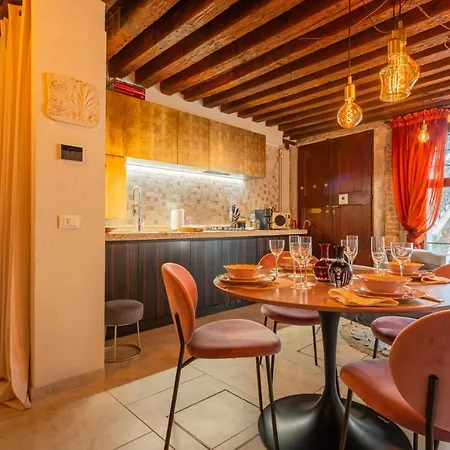 Casa Manina Sul Ponte - Your Private Canal View * Venice