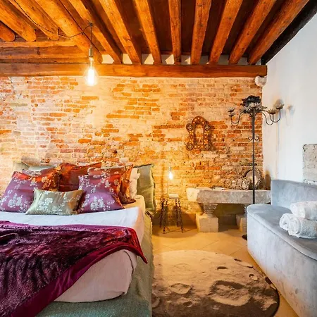 Apartment Casa Manina Sul Ponte - Your Private Canal View Venice