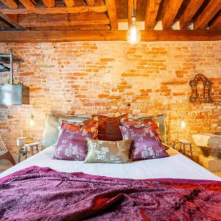 Casa Manina Sul Ponte - Your Private Canal View Apartment Venice