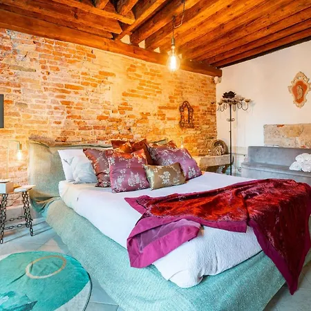 Casa Manina Sul Ponte - Your Private Canal View Venice