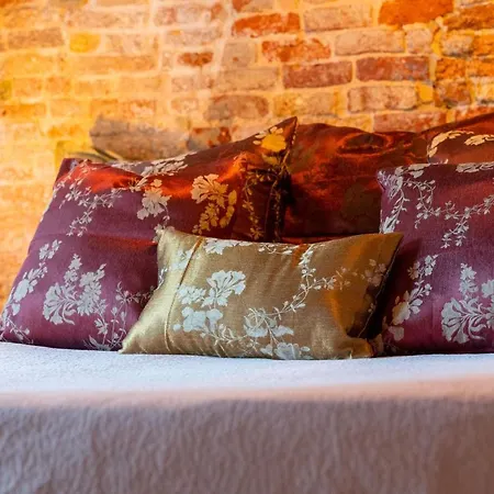 Casa Manina Sul Ponte - Your Private Canal View Apartment Venice