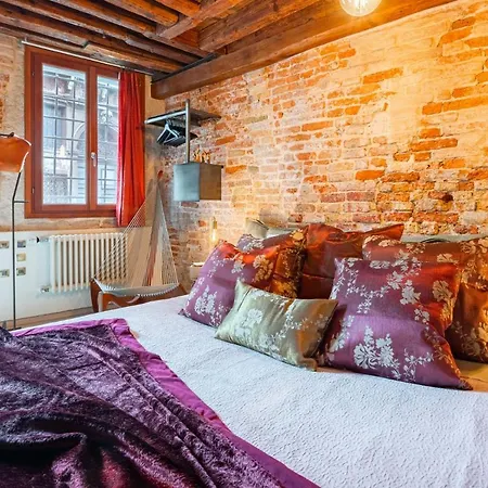 Apartment Casa Manina Sul Ponte - Your Private Canal View Venice