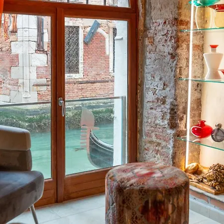 Casa Manina Sul Ponte - Your Private Canal View Venice