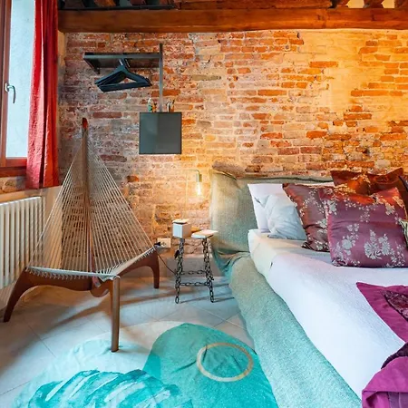 Casa Manina Sul Ponte - Your Private Canal View Apartment Venice