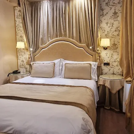 Hotel A La Commedia
