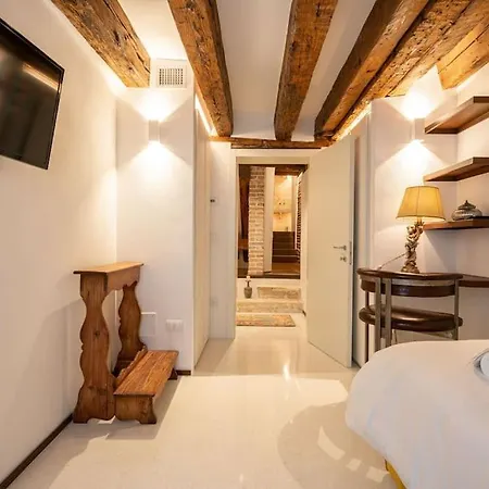 The Church - Rialto Bridge Apartment Venice