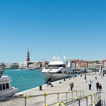 Feel@home Biennale Apartment Venice