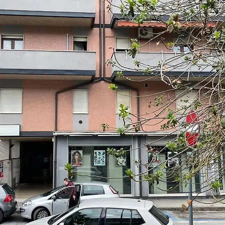 아파트 Venice Station