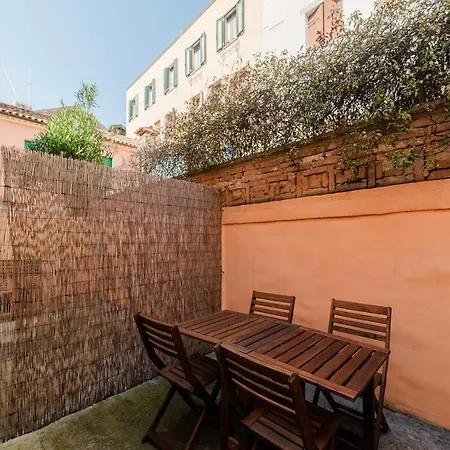 Corte Apartment *