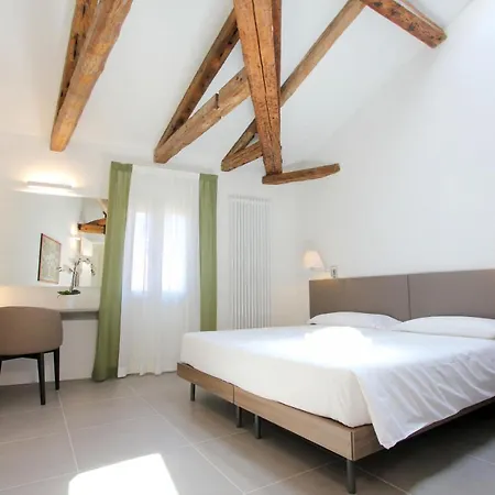 Degli Artisti Apartment