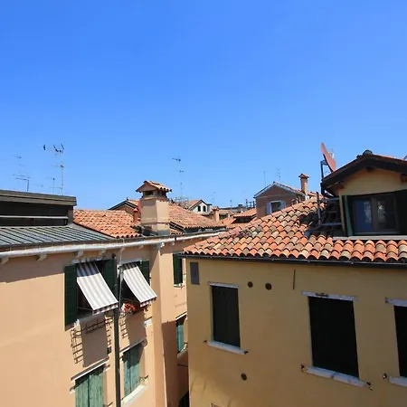 Degli Artisti *
