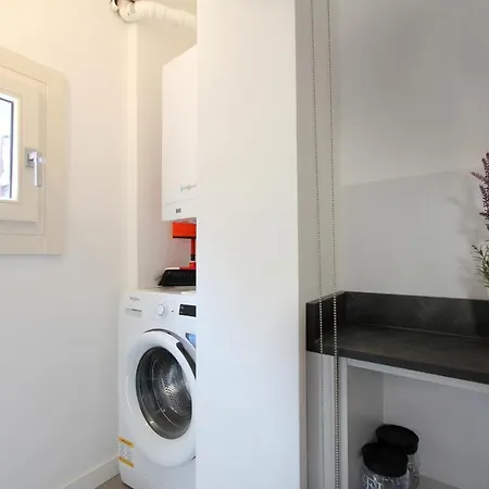 Degli Artisti Apartment