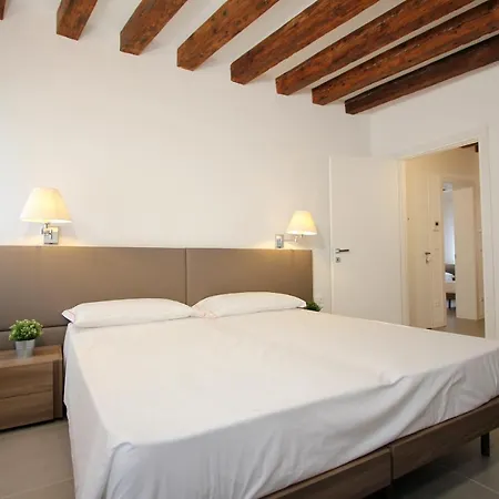 Apartment Degli Artisti *