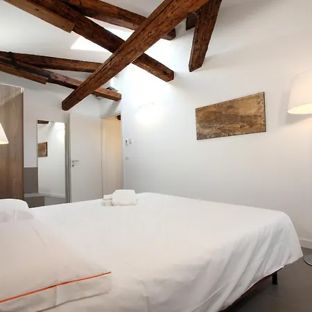 Degli Artisti Apartment *