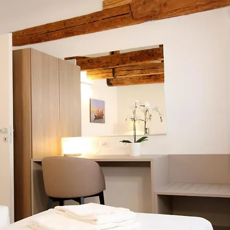 Degli Artisti Apartment *