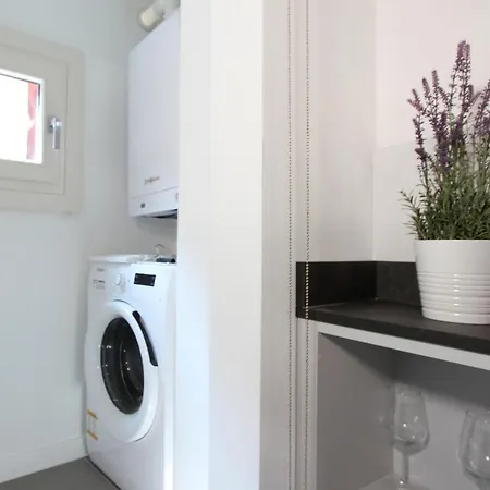 Degli Artisti Apartment