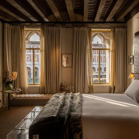 Hotel The 5*