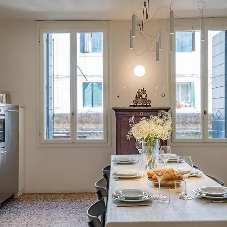 Apartment Sartor With Canal View And Private Court