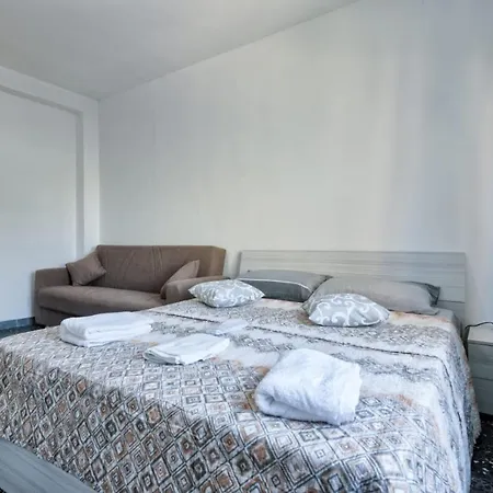 H&s Apt Private 3 Bedroom Apartment