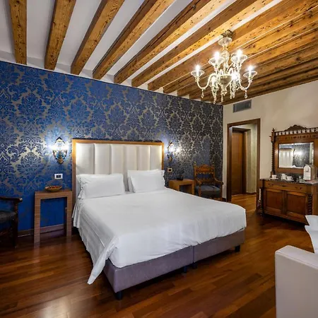 Palazzo San Lorenzo Venice
