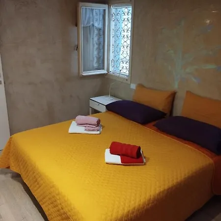 Ca Lirica Apartment