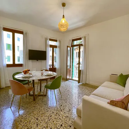 Apartment Splendid “true Apartment” Overlooking Water Venice
