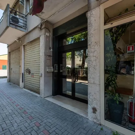 Venice H&s Apt Private With Ac & Tv