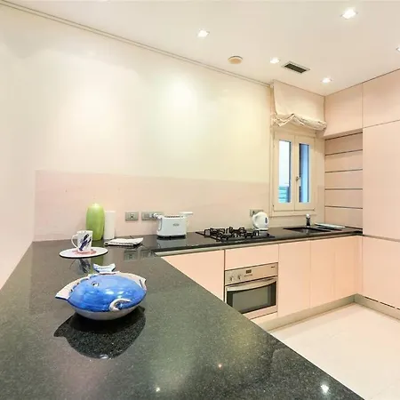 Ca' Santa Eufemia, Cozy And Classy, Sleep 4 Apartment *