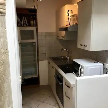 Close Guglie Bridge Apartment *