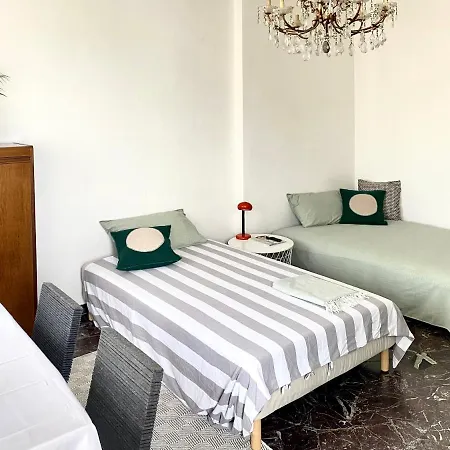 15 Minutes From Venice *