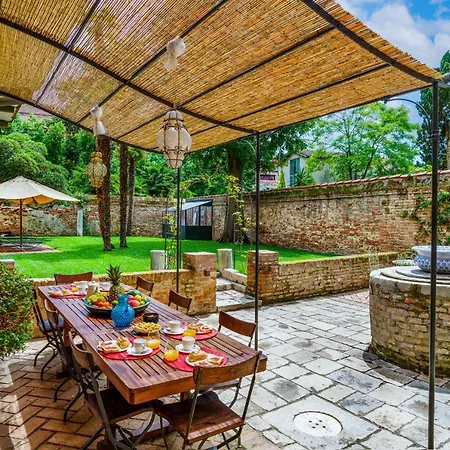 Corte Della Palma Superb Venetian Garden Apartment