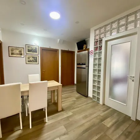 Venice Station House Homestay *