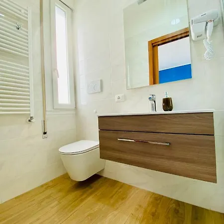 Venice Station House * Mestre