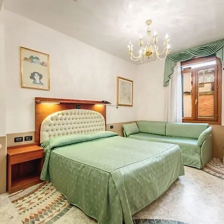 Atlantide Hotel 2*