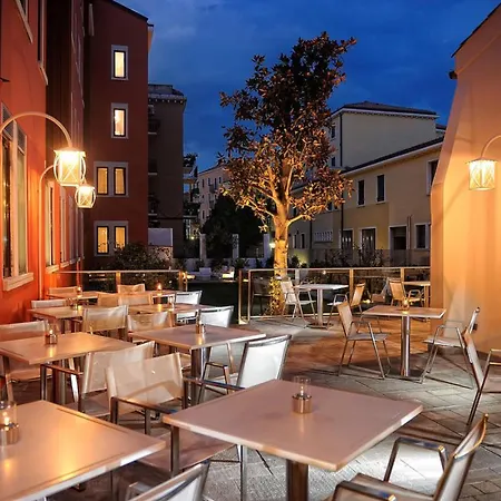 Carnival Palace - Collection Venezia