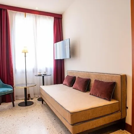 Frühstückspension Palazzina Fortuny 3*