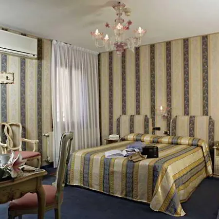 Castello Hotel 3*