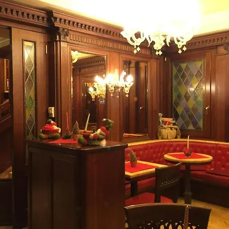 Hotel Lux