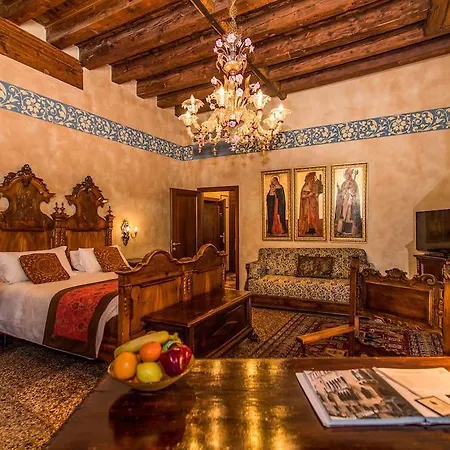 Palazzo Priuli Hotel 4*