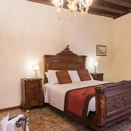 Palazzo Priuli Hotel 4*