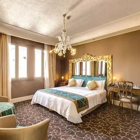 Hotel Pesaro Palace