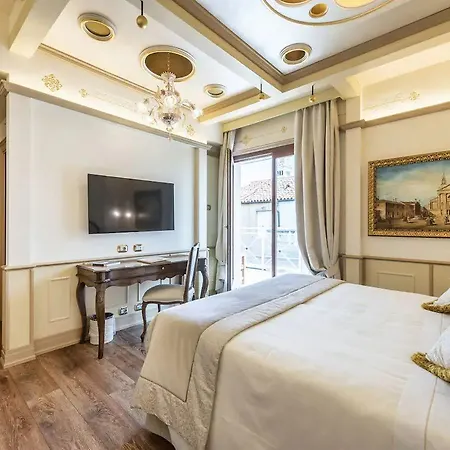 Monaco & Grand Canal 4* Velence