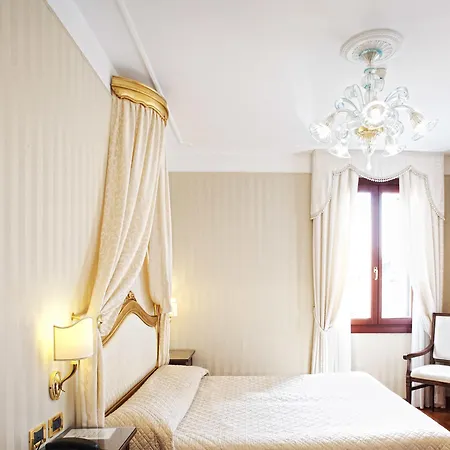 Hotel Ca' D'oro - Wenice Deep Culture