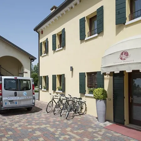Venice Airport 4*