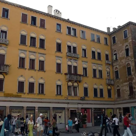 Guest house Alloggi Gerotto Calderan 1 3*