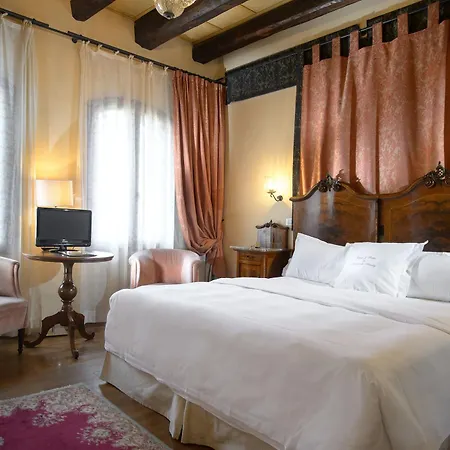 Hotel Flora