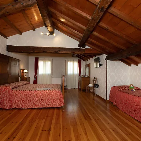 בית הארחה Charming Palace Santa Fosca 3*