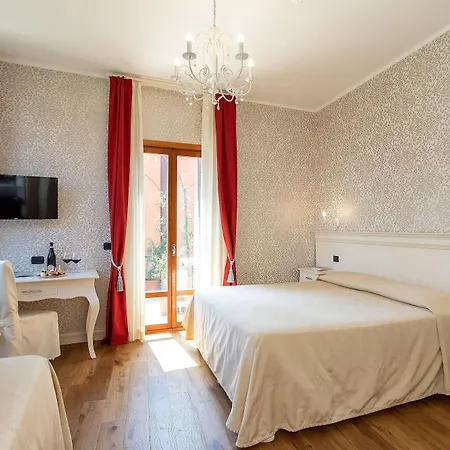 Charming Palace Santa Fosca בית הארחה