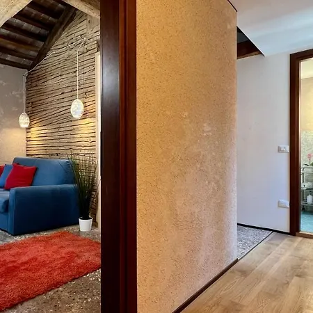 Romantic Grand Canal Apartment